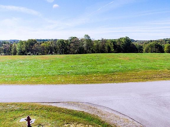 5th image of 15 Hickory Point Dr