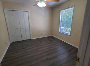 71 7th St, Shalimar, FL 32579
