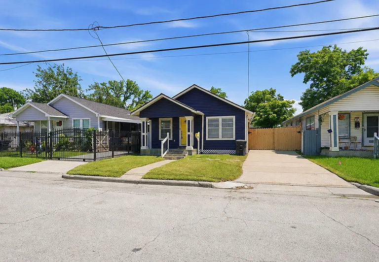 5315 Bell St — Photo 2