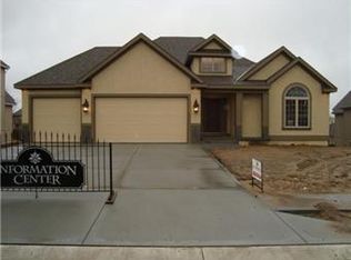 3111 NE 91st Pl, Kansas City, MO 64156