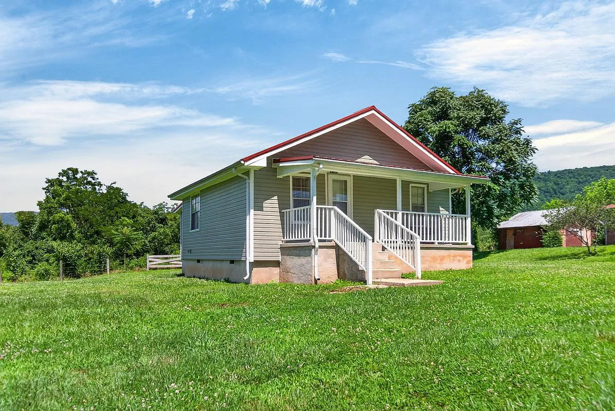 1 bed, 1.0 bath, 747 sqft, $750 — Photo 2