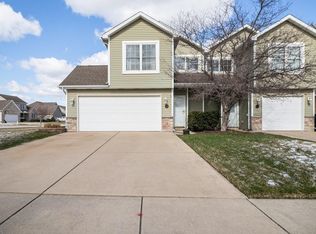 10592 Maine Dr, Crown Point, IN 46307