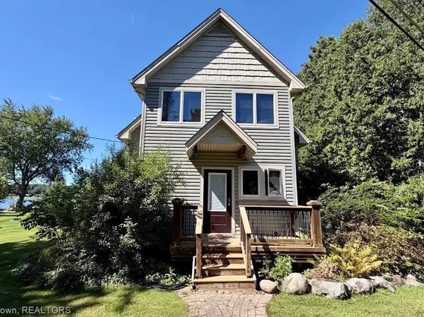5737 Mabley Hill Rd, Fenton, MI 48430