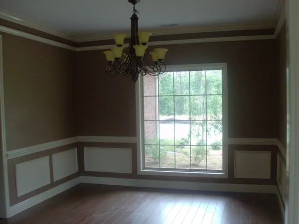 1221 Emma Ln, Bessemer, AL 35023