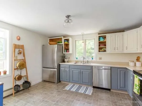 248 W Pownal Rd, North Yarmouth, ME 04097