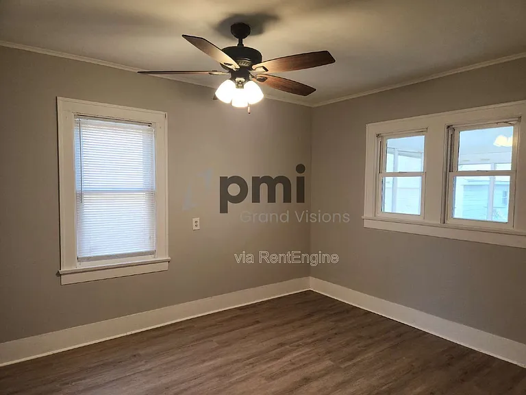 18 East Dr — Photo 8