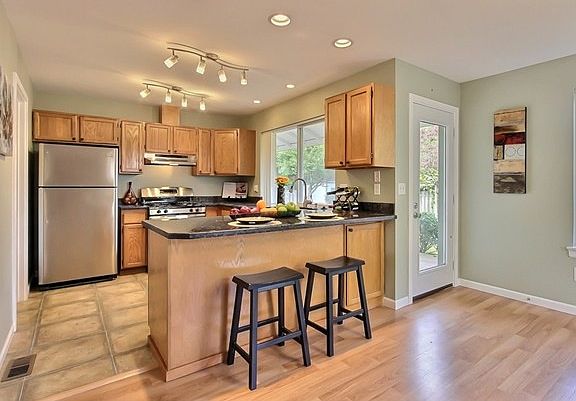 4th image of 132 Park Ave