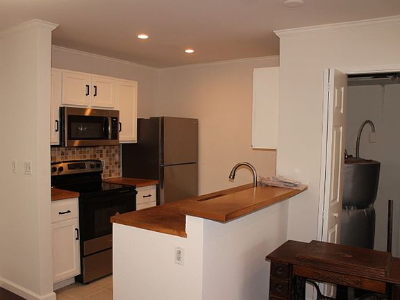 4th image of 357 Half Moon Ln