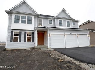 847 Asbury Blvd, South Elgin, IL 60177