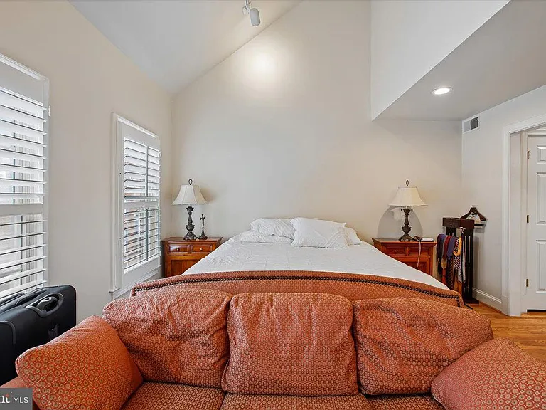 1309 McLean Crest Ct — Photo 24