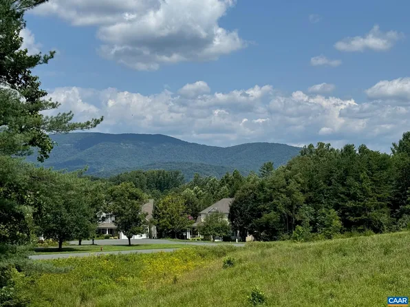 325 Windy Knoll Ln, Charlottesville, VA 22903