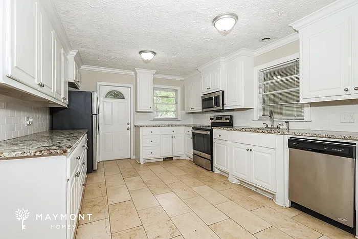 3 bed, 2.0 bath, 1321 sqft, $1,695 — Photo 4