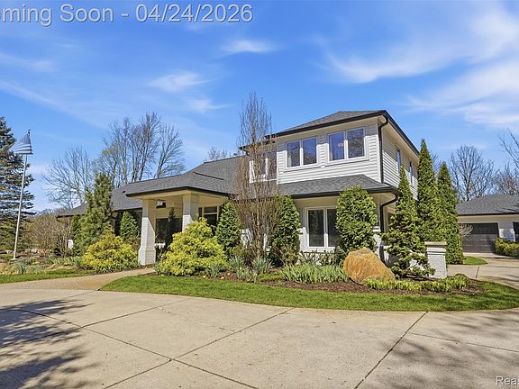 3rd image of 46790 W Eleven Mile Rd