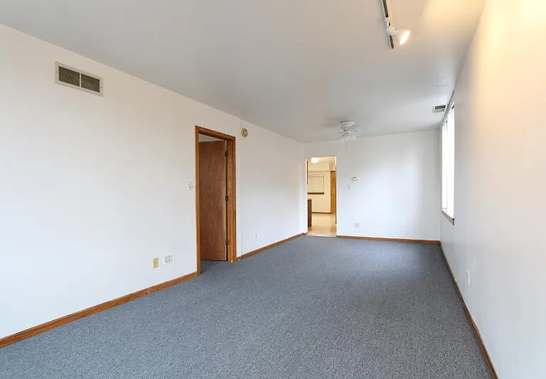 1424 W Flournoy St #2 — Photo 5