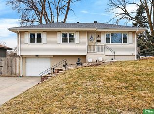 7532 S 76th St, La Vista, NE 68128