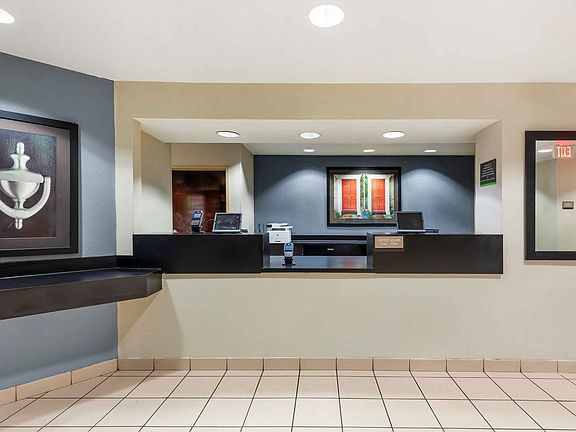 Lobby and Guest Check-in