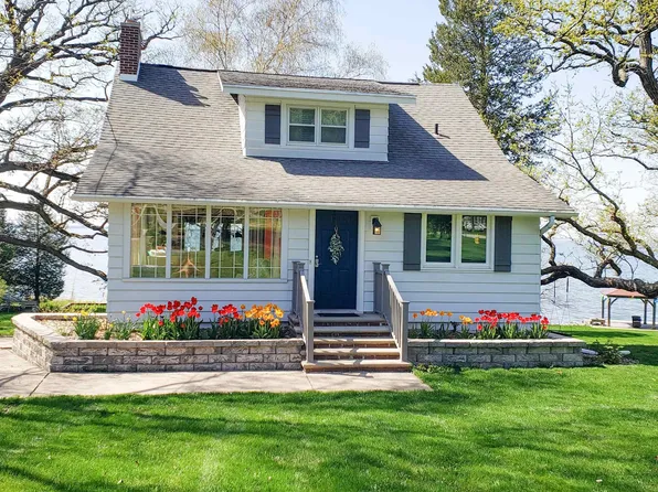 2727 Nicolet Dr, Green Bay, WI 54311