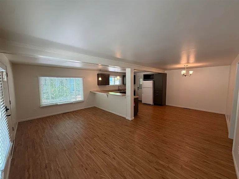 308 W Upright St #1 — Photo 4