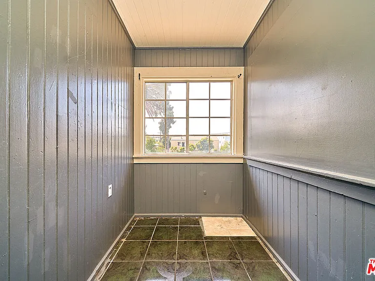 1347 Valencia St — Photo 25