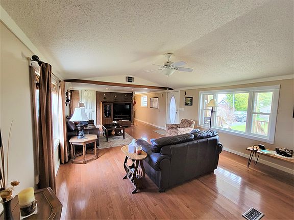 4th image of 143 N Huron St