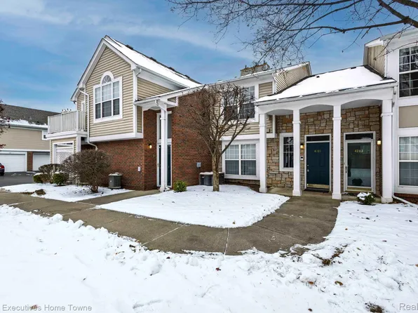 4289 Berkshire Dr, Sterling Heights, MI 48314