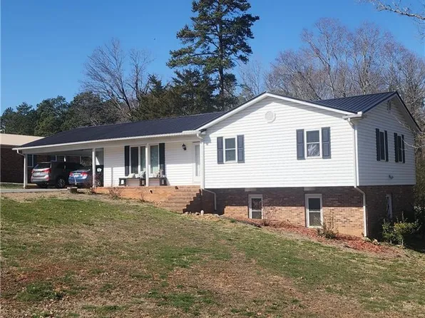 333 Greenbrier Dr, Denton, NC 27239