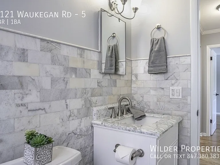 1121 Waukegan Rd #5 — Photo 10