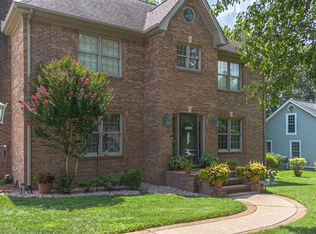 210 Pinebrook Dr, Paducah, KY 42001