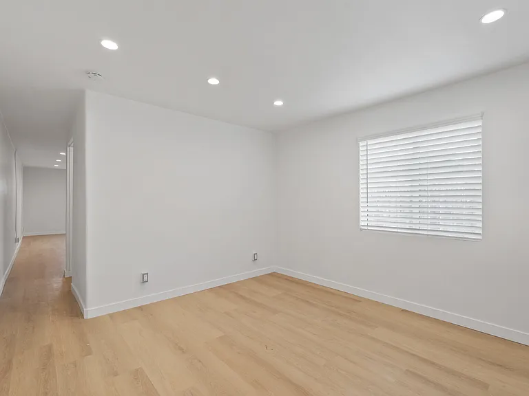 1195 Georgia St — Photo 5