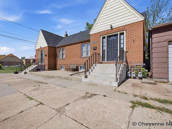 2nd image of 3016 Dey Ave