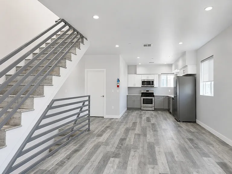 Case Townhomes — Photo 7