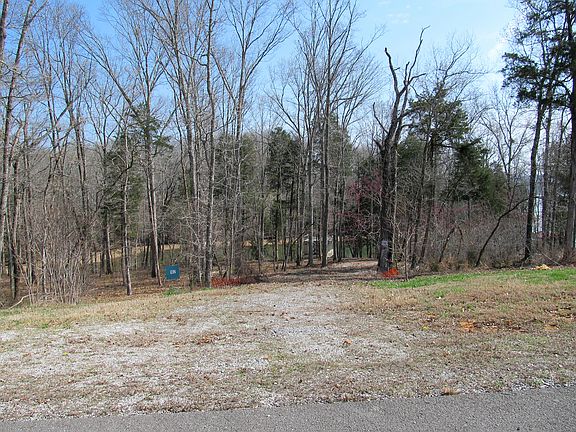 5th image of 213 E Shore Dr