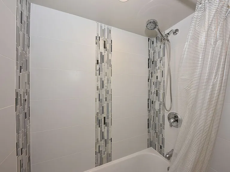 1538 W Liebau Rd — Photo 28