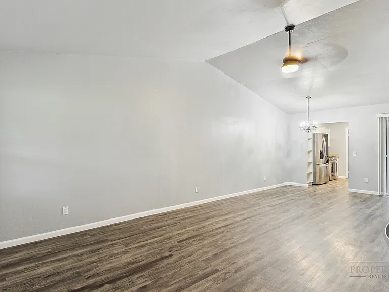 2721 Indian Creek Blvd — Photo 3