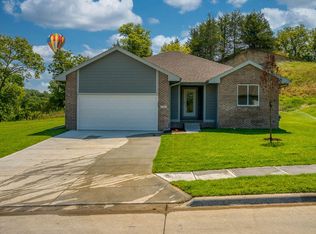 1341 Copper Mountain Rd, Crescent, IA 51526