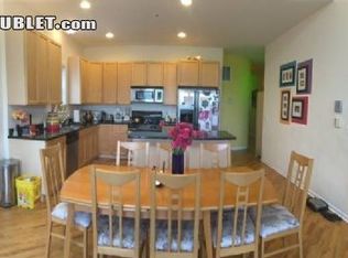 7028 N Ridge Blvd, Chicago, IL 60645