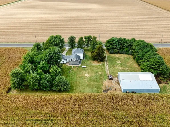 311 N State Highway 32, Cerro Gordo, IL 61818