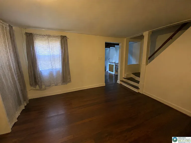 937 W Turner St — Photo 2