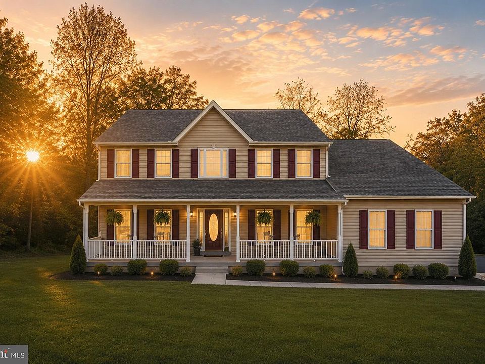 1st image of 36 Crestwood Ln