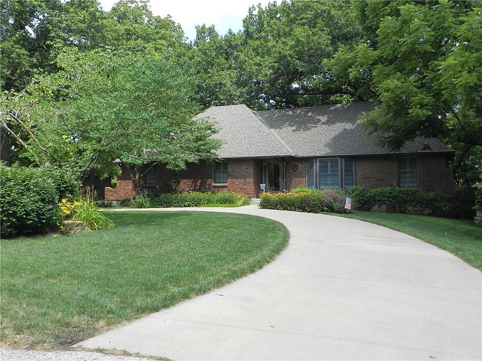 1st image of 1610 Highland Dr