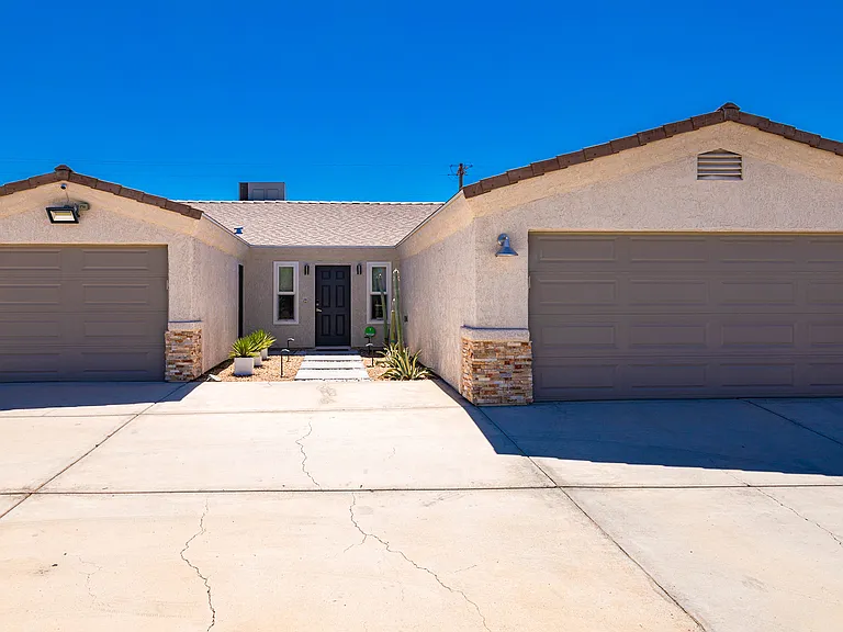 3420 Sheik Dr — Photo 72