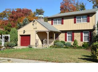 8 Sherwood Ter, Glendora, NJ 08029