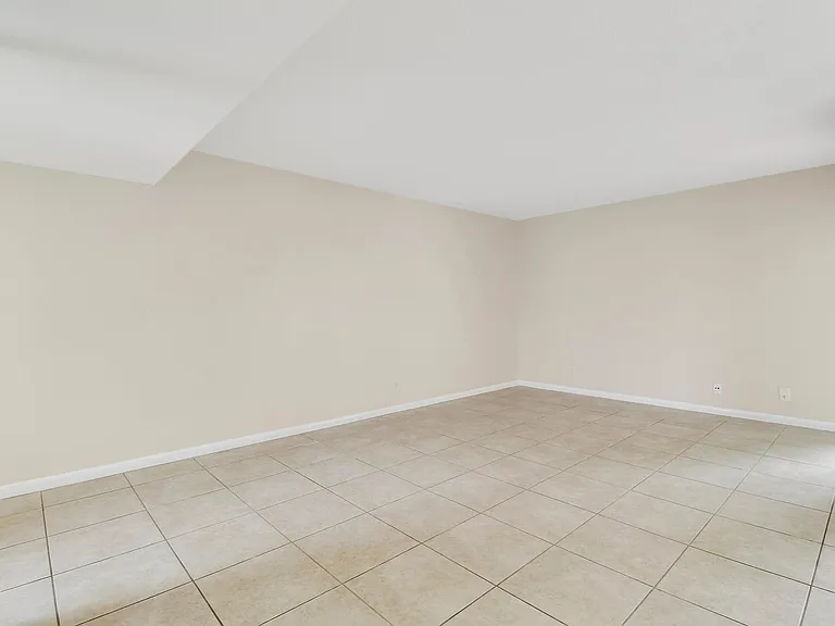 202 Lakewood Dr — Photo 18