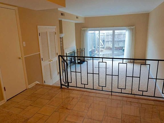 2nd image of 2824 Chateau Cir