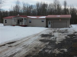 21 Hoyt Rd, Pennellville, NY 13132