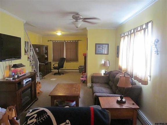 4th image of 37 Stillwater St