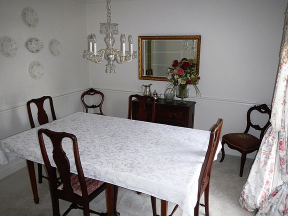 3rd image of 7 Garden Corner Ct