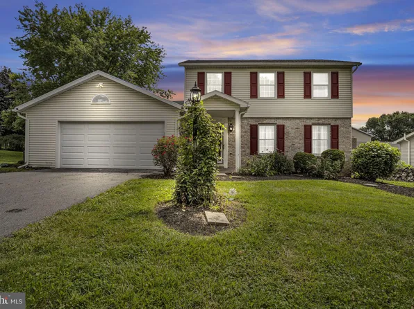 18 Douglas Ct, Carlisle, PA 17013