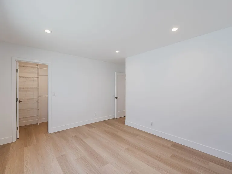1415 W 222nd St — Photo 24