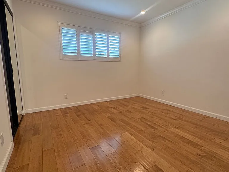 1024 Pier Ave #1 — Photo 6